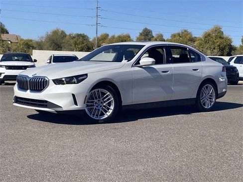 New 2025 BMW 530i image 2