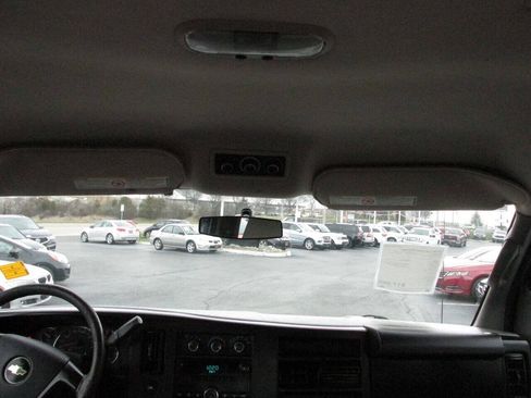 Used 2014 Chevrolet Express 2500 Extended RWD image 23