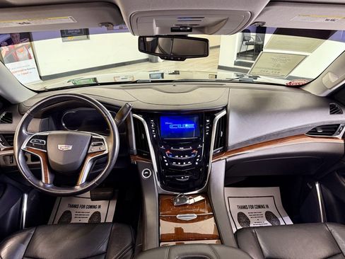 Used 2018 Cadillac Escalade 2WD image 10