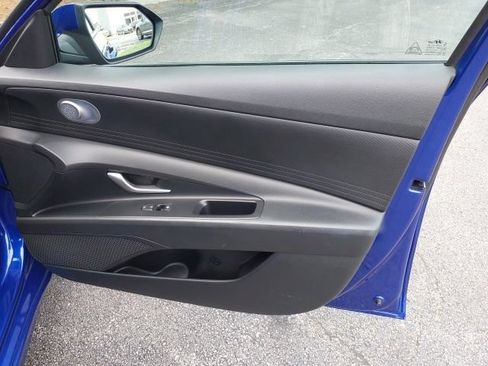 Used 2023 Hyundai Elantra SEL FWD image 18