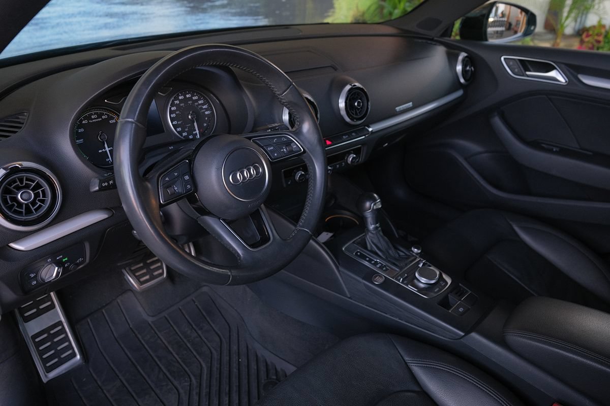 Used 2018 Audi A3 e-tron Premium FWD image 16