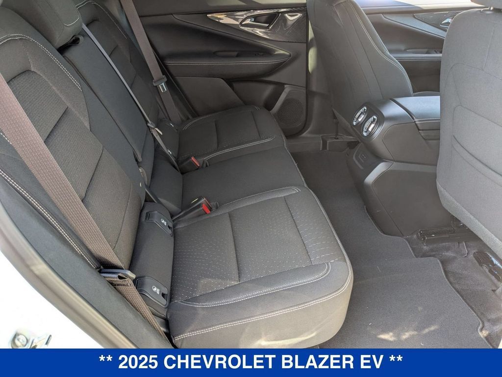 New 2025 Chevrolet Blazer EV LT AWD/4WD image 28