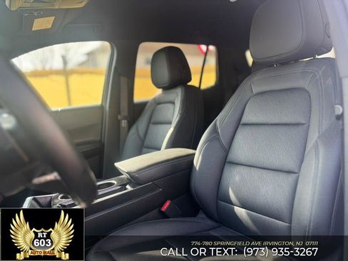 Used 2025 Chevrolet Equinox LT w/ Convenience Package II image 14