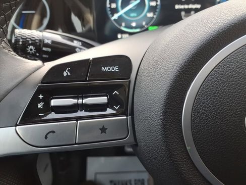 Used 2025 Hyundai Elantra Limited w/ Cargo Package image 27