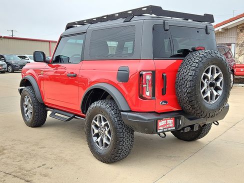 Used 2023 Ford Bronco Badlands image 2