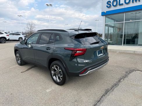 Used 2026 Chevrolet Trax LT w/ LT Convenience Package image 4