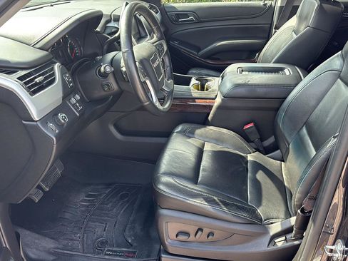 Used 2016 GMC Yukon XL SLT w/ Open Road Package RWD image 13