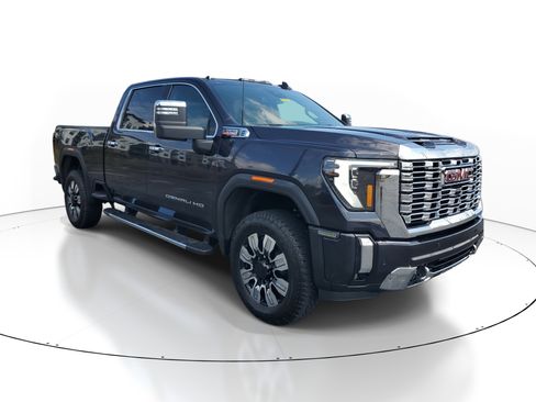 New 2025 GMC Sierra 2500 Denali image 2