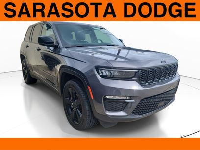Used 2025 Jeep Grand Cherokee Limited w/ Black Appearance Package