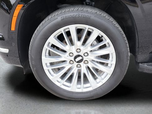 Certified 2025 Cadillac Escalade Premium Luxury AWD/4WD image 30