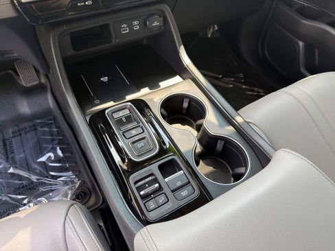 Used 2025 Honda Pilot EX-L image 26