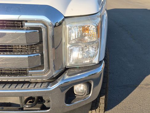 Used 2016 Ford F250 Lariat w/ Lariat Interior Package AWD/4WD image 12