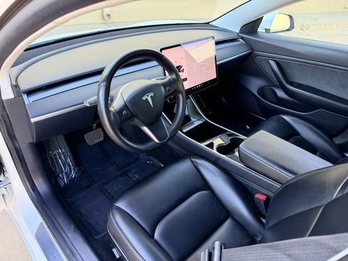 Used 2019 Tesla Model 3 Standard Range Plus image 10