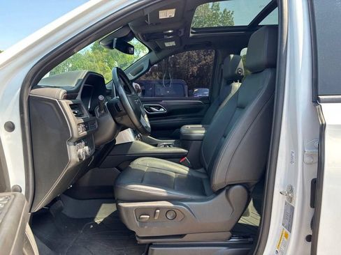 Used 2023 Chevrolet Suburban Z71 AWD/4WD image 3