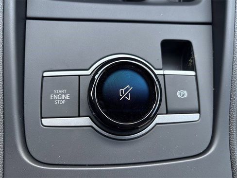 Used 2025 Volkswagen Tiguan S image 27