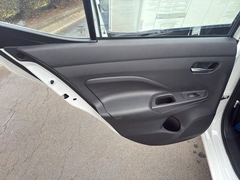 New 2025 Nissan Versa SV image 28