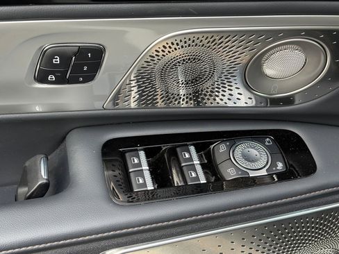 Used 2025 Lincoln Nautilus Reserve image 8