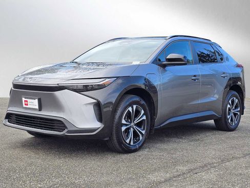 Used 2024 Toyota bZ4X XLE w/ Weather Package image 3