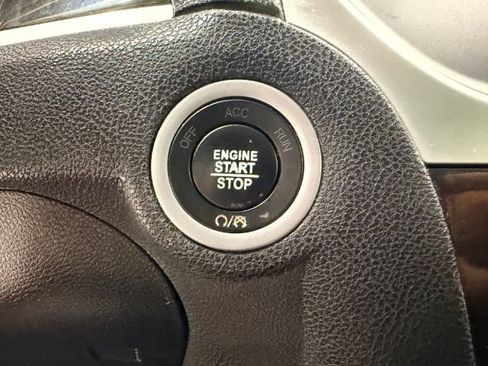 Used 2020 Chrysler 300 Limited AWD/4WD image 26