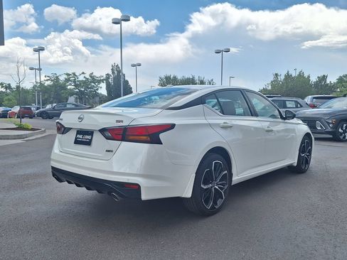Used 2024 Nissan Altima 2.5 SR AWD/4WD image 3