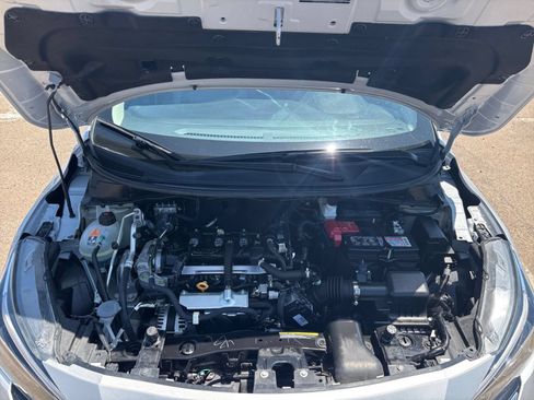 Used 2025 Nissan Versa SV FWD image 30