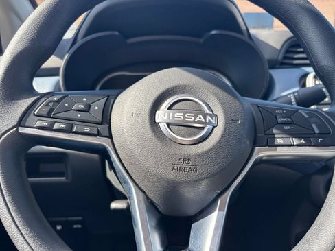 Used 2025 Nissan Versa SV FWD image 25