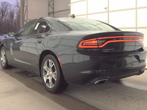 Used 2016 Dodge Charger SXT image 5