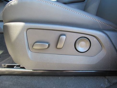 New 2026 GMC Canyon Elevation w/ Convenience Package image 14