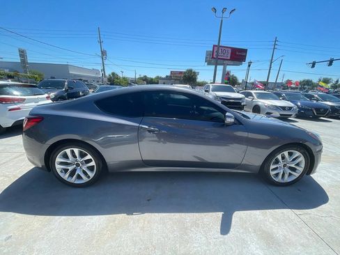 Used 2016 Hyundai Genesis 3.8 RWD image 3