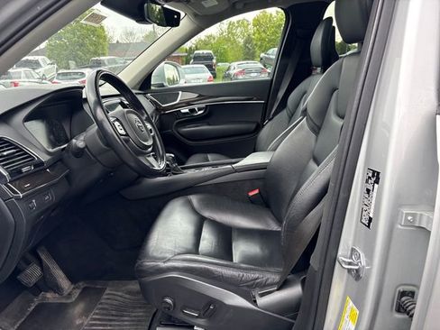 Used 2018 Volvo XC90 T5 Momentum w/ Convenience Package AWD/4WD image 10