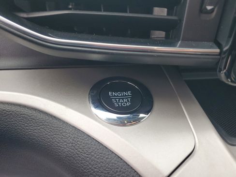 Used 2023 Ford Explorer XLT w/ Equipment Group 202A image 25