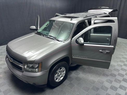 Used 2007 Chevrolet Suburban LT w/ LT Preferred Equipment Group image 18