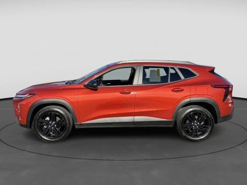 Certified 2024 Chevrolet Trax ACTIV w/ Sunroof Package image 3