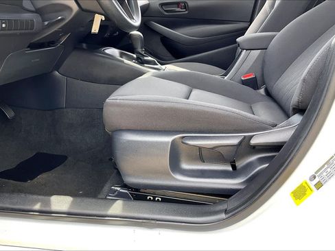 Used 2025 Toyota Corolla LE FWD image 36