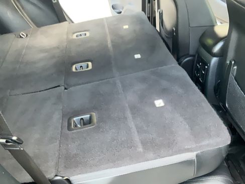 Used 2018 Jeep Grand Cherokee Altitude AWD/4WD image 39