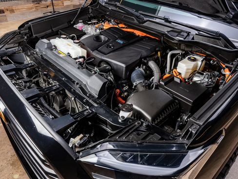 Used 2023 Toyota Sequoia SR5 image 40