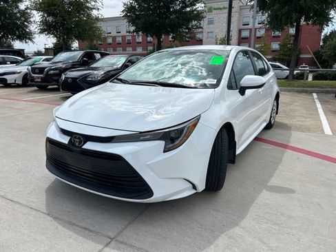 Used 2024 Toyota Corolla LE FWD image 7