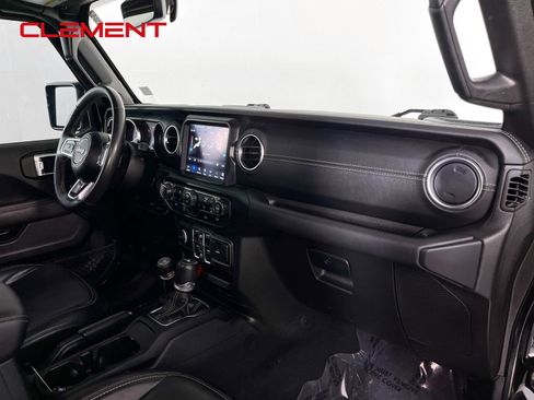 Used 2023 Jeep Wrangler Unlimited Sahara w/ Cold Weather Group AWD/4WD image 31