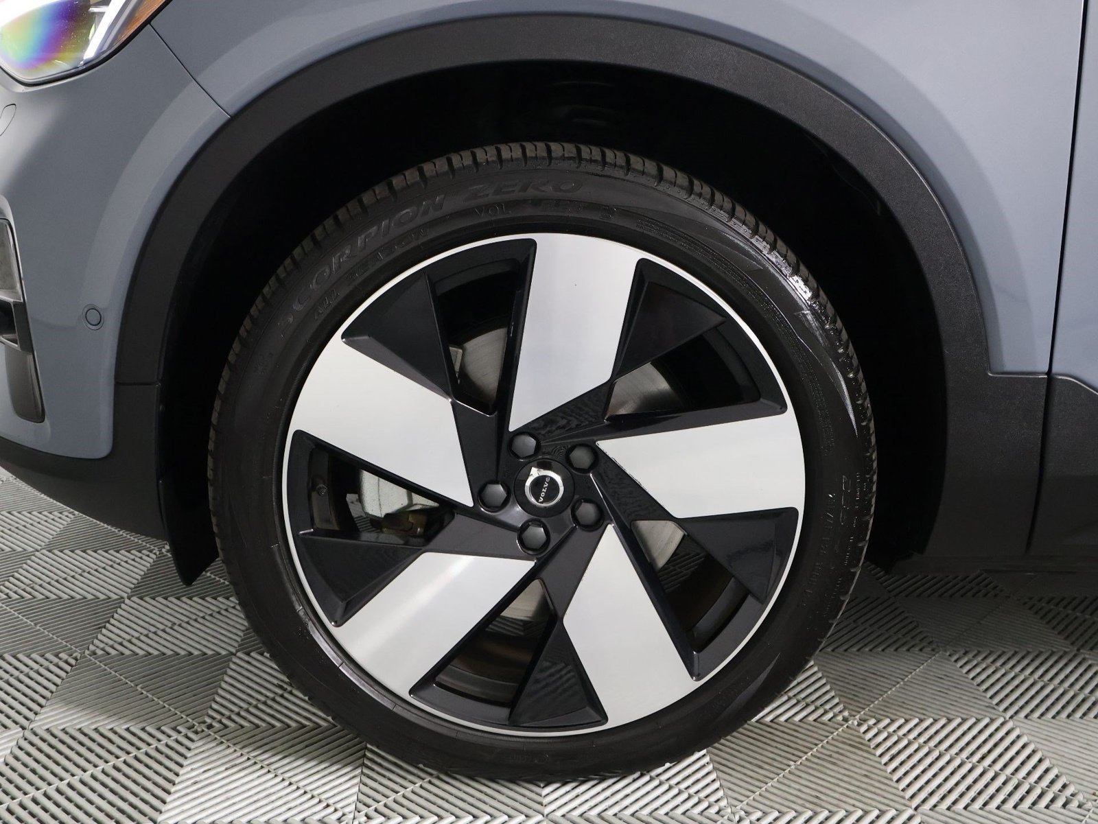 Certified 2023 Volvo XC40 Recharge Ultimate AWD/4WD image 27