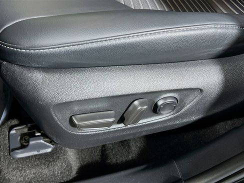 Certified 2025 Toyota Highlander XSE AWD/4WD image 18