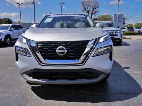 Used 2023 Nissan Rogue SV w/ SV Premium B Package image 2