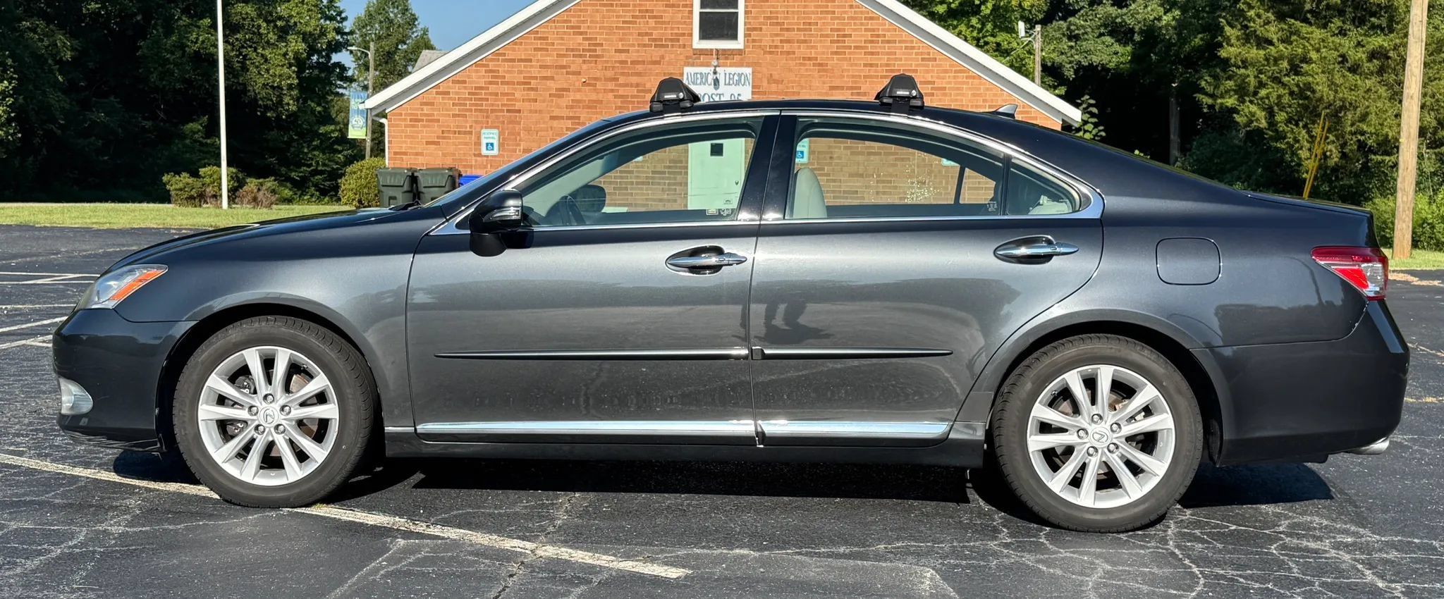 Used 2011 Lexus ES 350 w/ Preferred Accessory Package FWD image 4