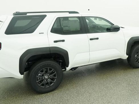 New 2026 Toyota 4Runner SR5 AWD/4WD image 18