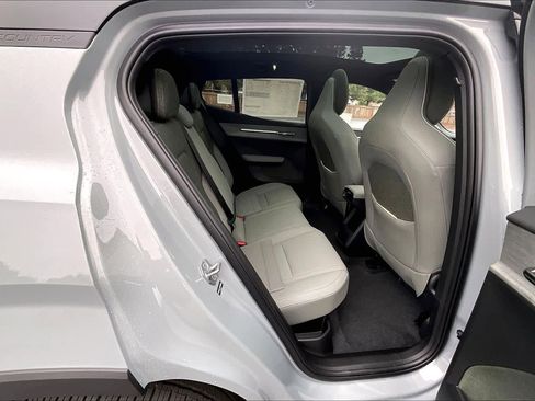 New 2026 Volvo EX30 Cross Country Ultra image 27