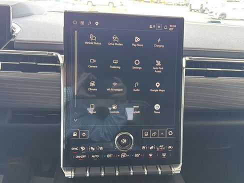 Used 2024 GMC Sierra EV Denali AWD/4WD image 15