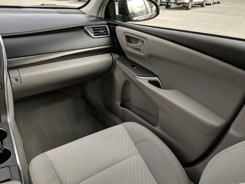 Used 2015 Toyota Camry LE image 16