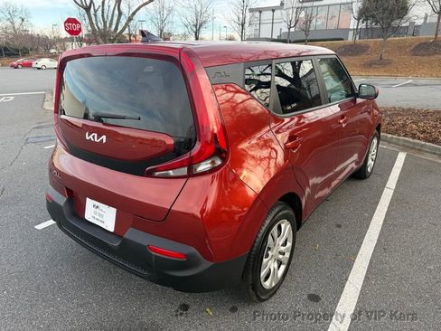 Used 2022 Kia Soul LX image 6