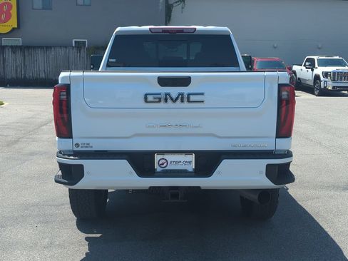 Used 2026 GMC Sierra 3500 Denali Ultimate AWD/4WD image 5