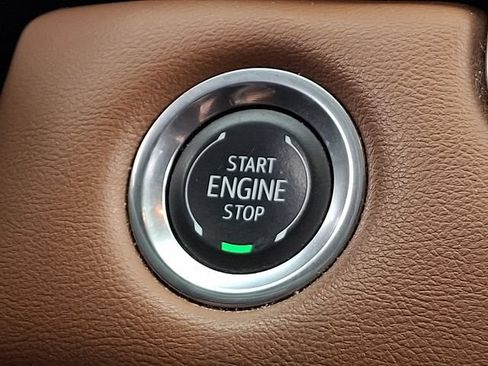 Used 2024 GMC Canyon AT4 w/ Canyon Safety Plus Package AWD/4WD image 17