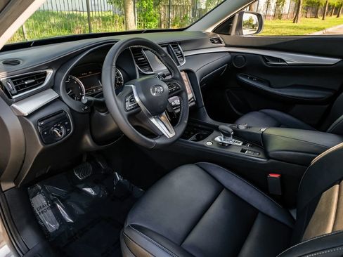 Used 2019 INFINITI QX50 Luxe w/ Cargo Package FWD image 5